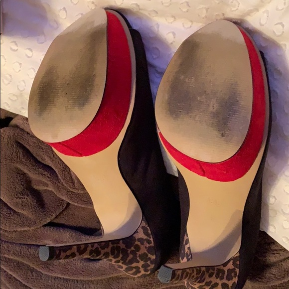 Red platform with animal print heel - Picture 5 of 8